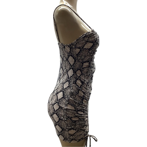 See You Monday Size Large Animal Print Mini Dress W/Adjustable Straps. Preloved - Picture 4 of 7